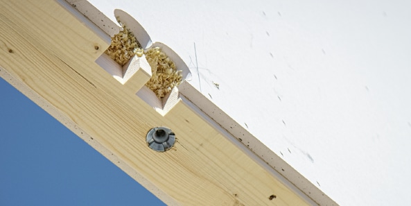Holz auf Beton verbinden mit HCW Holzverbinder