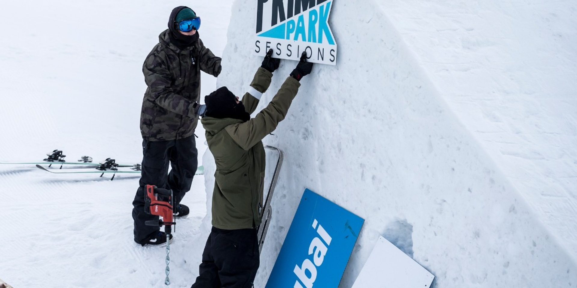 Befestigung von Schildern im Prime Park