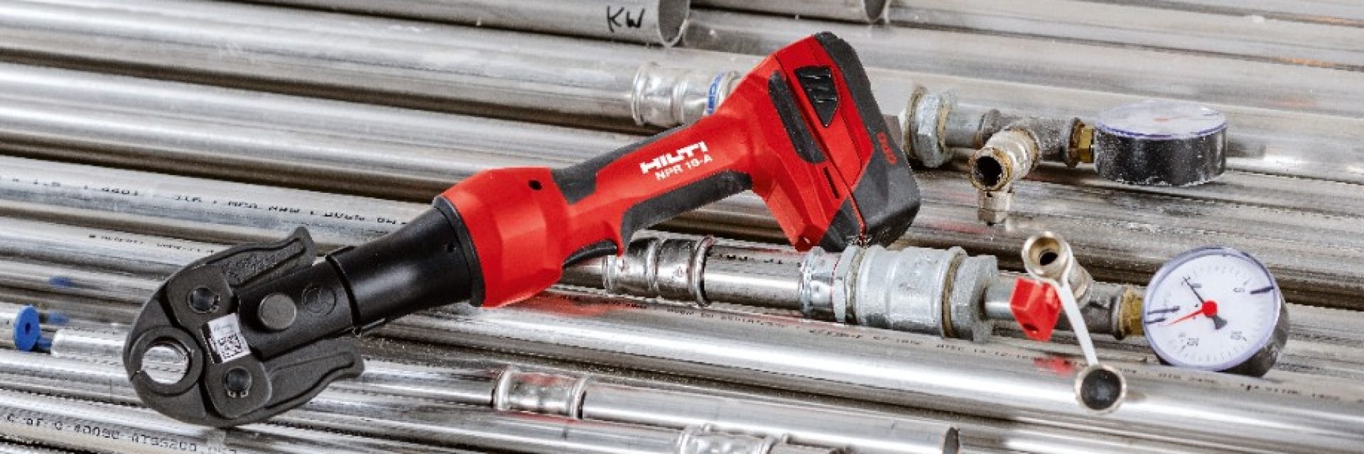 NPR 19-A cordless pipe press tool with batteries powerd by Cordless Power Care Technology