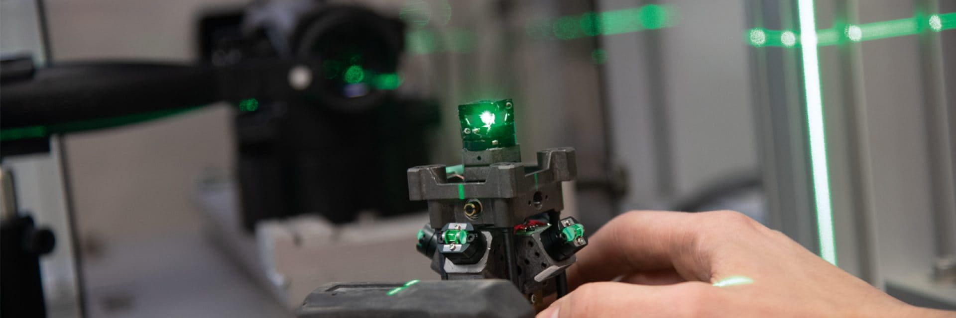 Hilti Kalibrierservice grüner Laserstrahl
