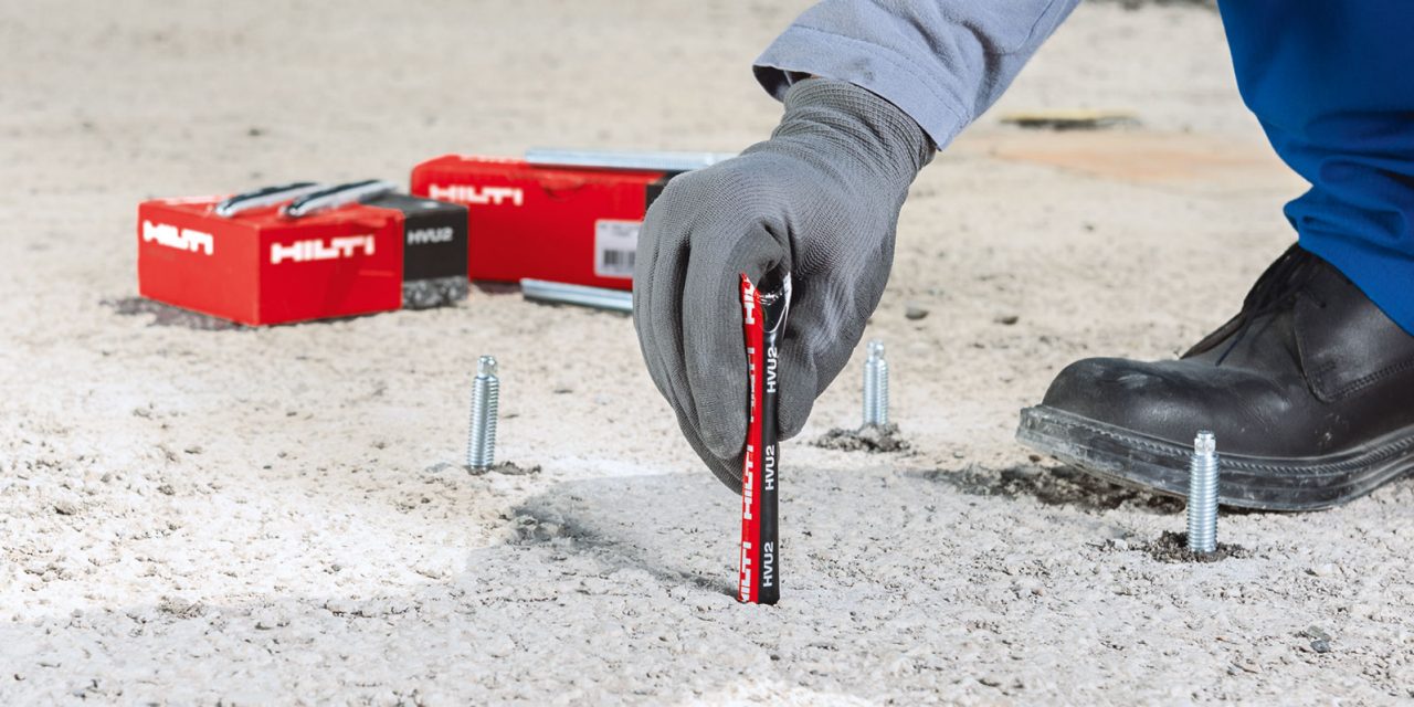 Réglage d'une tige d'ancrage Hilti avec la cartouche de film HVU 