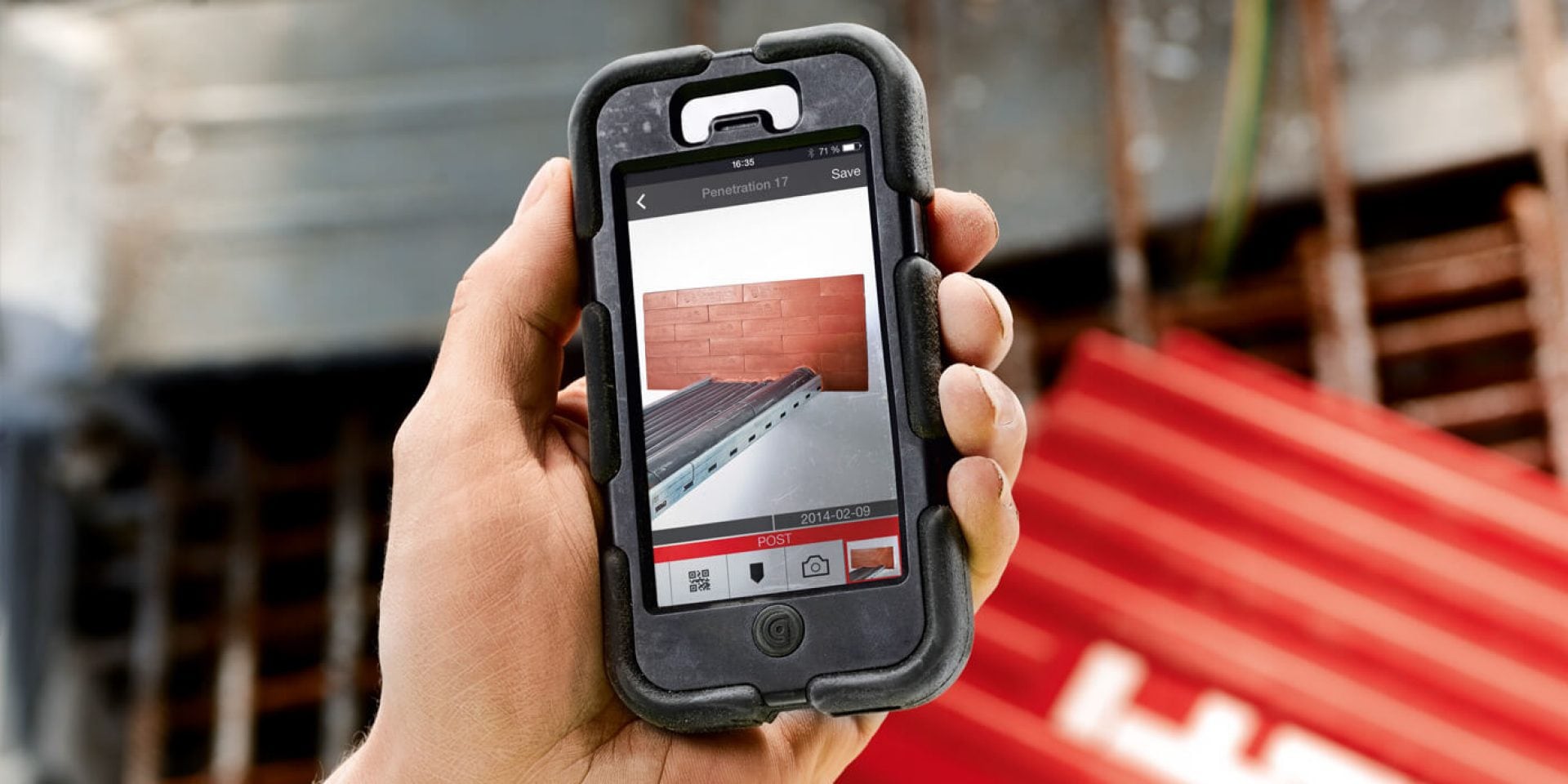 Smartphone avec documentation sur la protection contre l'incendie sur l'écran