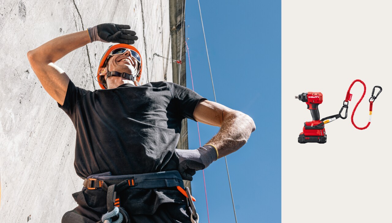 Primo piano di un allestitore di percorsi che si gode il panorama.