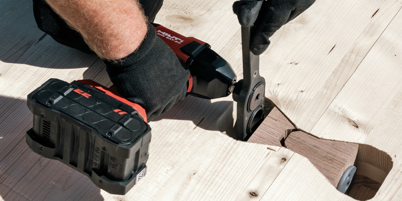 .La figura mostra il collegamento di elementi CLT con connettori Hilti P2P