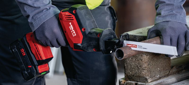 SR 4-22 Sega alternativa a una mano Seghetto frontale a una sola mano cordless e con motore brushless compatto e leggero, progettato per i lavori quotidiani di demolizione e il taglio veloce e preciso (piattaforma della batteria Nuron) Applicazioni 1