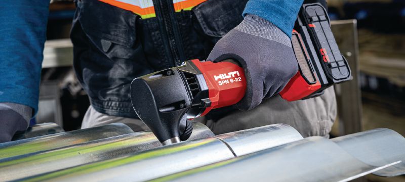 SPN 6-22 CN Roditrice a batteria Cesoia cordless ad elevata capacità per il taglio di lamiere e profilati metallici con una maggiore velocità e una deformazione minima (piattaforma della batteria Nuron) Applicazioni 1