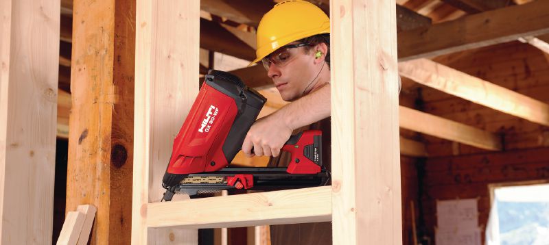 Cloueur pour ossature GX 90-WF Cloueur à gaz conçu spécialement pour une utilisation dans la charpente en bois Applications 1