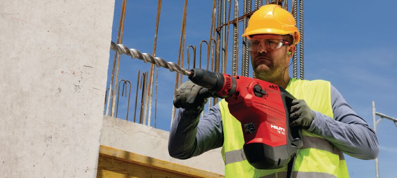 Bohrhammer TE 70-AVR Äusserst leistungsstarker SDS Max (TE-Y) Bohrhammer mit aktiver Vibrationsreduktion (AVR) für schwere Bohr- und Meisselarbeiten in Beton Anwendungen 1