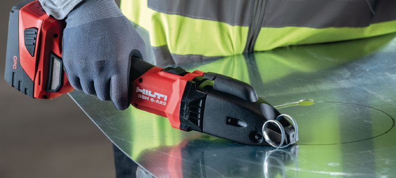 Cisailles de découpe doubles sans fil SSH 6-A22 Cisaille sans fil pour toutes les découpes rapides, droites ou courbes dans les tôles, les conduits spiralés et autres produits métalliques courants jusqu'à 2,5 mm d'épaisseur (calibre 12) Applications 1