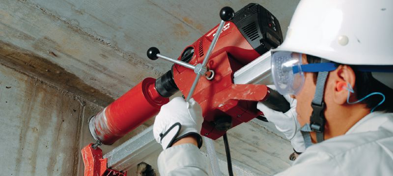 HKD-D Tassello compatto a posa manuale per il fissaggio con carotatrici e tagliamuri al calcestruzzo (acciaio al carbonio) Applicazioni 1