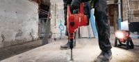 Akku-Bohrhammer TE 60-22 SDS Max (TE-Y) Akku-Bohrhammer mit aktiver Vibrationsreduktion und elektronischer Schnellabschaltung für schwere Bohr- und Meisselarbeiten in Beton (Nuron-Akku-Plattform) Anwendungen 3