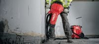 Elektrischer Presslufthammer TE 3000-AVR für schwere Arbeiten Aussergewöhnlich leistungsstarker Abbruchhammer für schwere Beton-Abbrucharbeiten, zum Trennen von Asphalt, für Erdarbeiten und zum Setzen von Erdleitern Anwendungen 2