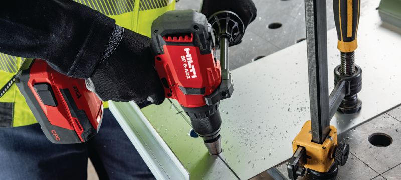 SF 6-A22 (02) Trapano a percussione cordless da 22V con ATC e frizione elettronica per utilizzo universale su legno, metallo e altri materiali Applicazioni 1