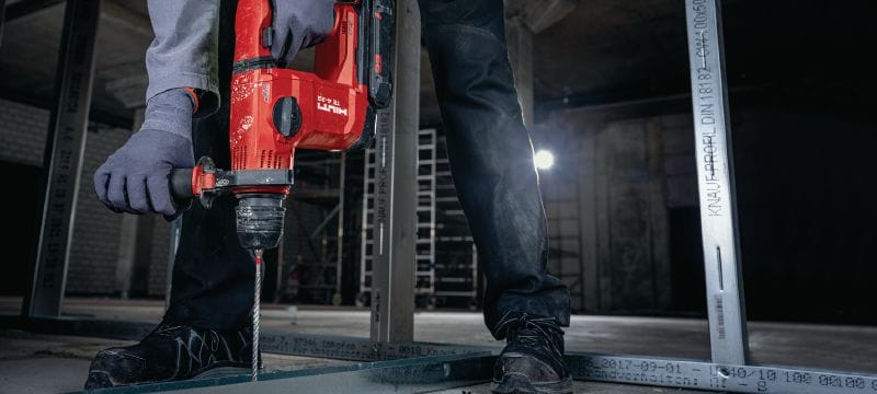 Hammerbohrer TE-CX (SDS Plus) (Zoll) SDS Plus (TE-C) Hammerbohrer der höchsten Leistungsklasse für Dübelbohrungen in armiertem Beton (Zoll) Anwendungen 1