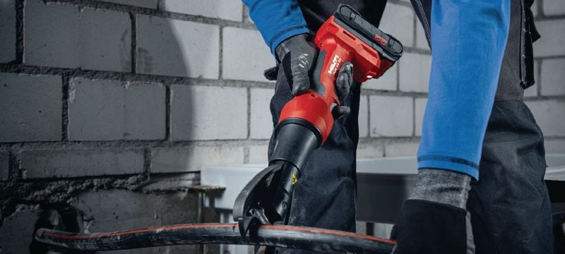 Crimpatura di cavi in rame fino a 600 kcmil e in alluminio fino a 350 kcmil Dispositivo universale di crimpatura e taglio cavi cordless da 6 tonnellate con ganasce intercambiabili (piattaforma della batteria Nuron) Applicazioni 1