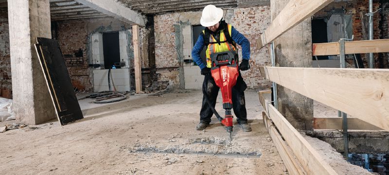 Rottura di lastre e fondazioni in calcestruzzo dello spessore massimo di circa 8 Martello pneumatico a batteria potente e leggero, per la rottura del calcestruzzo e per altri lavori di demolizione (piattaforma della batteria Nuron) Applicazioni 1