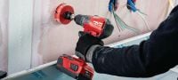 Visseuse-perceuse sans fil SF 4-A22 Visseuse de 22 V sans fil compacte avec moteur sans balai pour de très hautes performances lors des tâches faciles à réaliser ou dans les endroits difficiles d’accès Applications 2