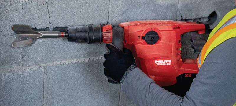 Martello demolitore cordless TE 500-22 Potente martello demolitore cordless SDS Max (TE-Y) con AVR - Sistema di Riduzione delle Vibrazioni e 3000 colpi al minuto, per la scalpellatura nel calcestruzzo e muratura (batteria Nuron) Applicazioni 1