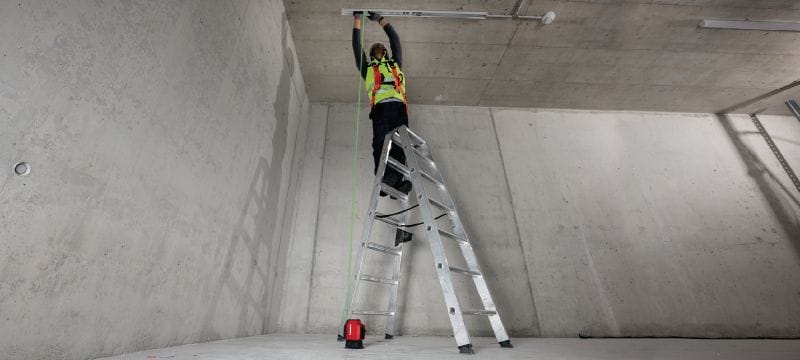 Grüner Punktlaser PM 2-PG Grüner Punktlaser mit 2 gut sichtbaren Punkten zum Loten und vertikalen Ausrichten Anwendungen 1