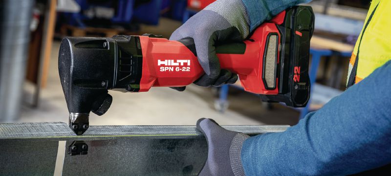 SPN 6-22 RN Roditore a batteria Cesoia cordless ad elevata capacità per il taglio di profilati metallici con una maggiore velocità e una deformazione minima (piattaforma della batteria Nuron) Applicazioni 1